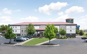 La Quinta By Wyndham Blue Springs